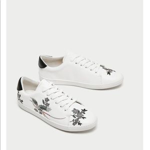 [NWOB] Zara Black and White Sneakers (Sz 9)